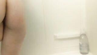 Short-haired emo girl Eelet has an intense shower session with her favorite toy