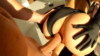 A girl with a great ass fucks deeply in her ass with a huge cock