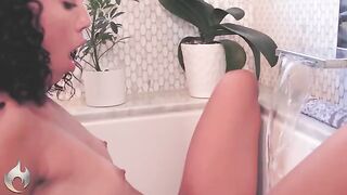 The guy woke up with a babe’s wet pussy, featuring passionate action