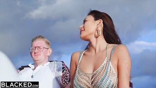 Gorgeous Rae Lil Black deserts her BF to enjoy a passionate encounter with a stranger