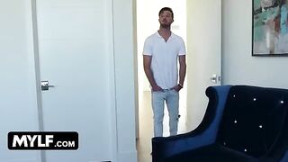 Alix Lynx gets her pussy filled with sticky cum