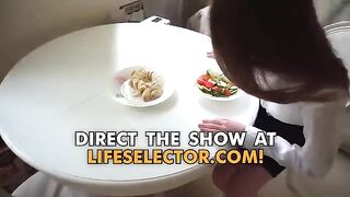 A guy relaxes with foot job from his sexy GF Mirari Hub after work