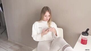 A cheeky girl threw her legs on the table and got a good fuck