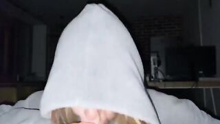 A pick-up guy fucked a girl he found on the street without protection