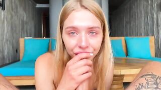 The girl is cheating on her husband at a psychotherapy session with Californiababe