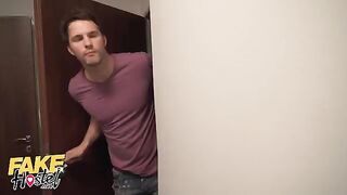 A girl got a secret affair in a hostel, turning into a threesome