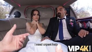 A bride allows her husband to watch her getting her asshole gapped in the limo
