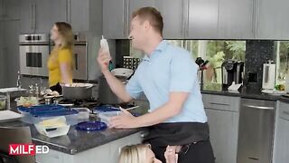 Rachael Cavalli’s juicy pussy sauce tasted by a lucky guy in HD
