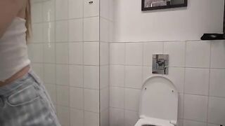 What happens when my stepbrother and I stay at home alone - HD