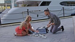 A British PAWG girl agreed to fuck a stranger for a million dollars