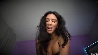 A guy gets fucked by his Tinder date, a dominant Latina babe