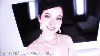 Bella Luna and Jade Valentine deliver an unforgettable oral performance