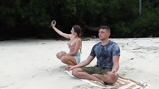 I tried meditation on the beach and got a deep blowjob from a stranger