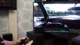 Babe distracted her BF while he was playing a game