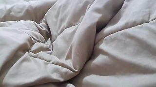 I share bed with a round ass stepmom who fucks her stepson hard