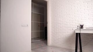 The valentine surprise for my boyfriend turned to a courier's adventure