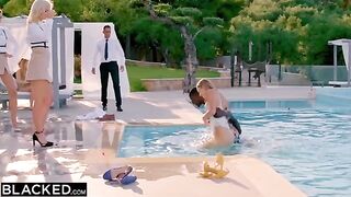 Two hungry girls, Kaisa and Eveline, seduced the hotel staff for fun