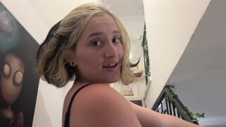 A hot chick prefers to get fucked than receiving money in this steamy casero scene