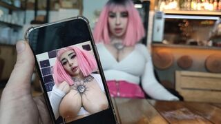 The girl was tired of waiting for an order in the restaurant and had sex with a stranger