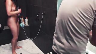 Babe got her pussy washed out after a shower session