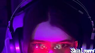 A gamer girl gets her pussy railed hard and reaches a real orgasm in this steamy scene