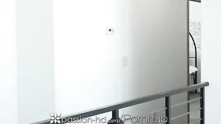 A stunning blonde woman with big natural boobs gets fucked hard and receives a facial