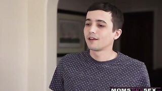 Hot MILF Jamie Michelle gets her pussy wet with a young guy’s cock