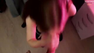 The guy was seduced by the feet of his roommate in a skirt