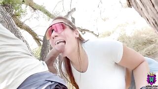 The thick ass girl is ready to do anything to repair her bike