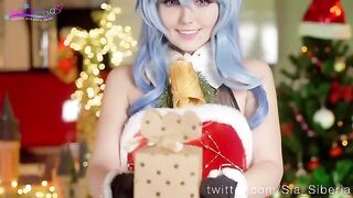 Sia Siberia in sweet festive fun, showcasing her playful cosplay side