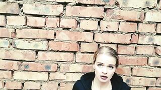 A young girl is being hunted by hordes of people on Halloween night