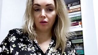 A clever guy fucked his friend's mom without effort