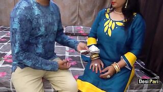 Busty Indian auntie Desi Pari fucked hard for money with clear Hindi audio