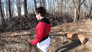 A sexy girl is doing yoga with her ass in leggings