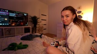 The girl got a great cock and squirt instead of playing