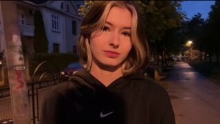 A girl agreed to sex for money on the first date