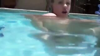 Babe in scuba gear has anal sex using a toy in the pool