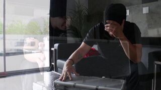 Hot cop Jacqueline Taylor fucked a thief in hardcore action
