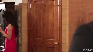 Two sisters make a blowjob to their friend in the bathroom