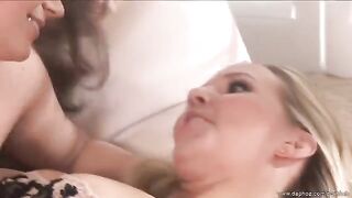 Hot mature lesbians enjoy passionate pussy licking in HD