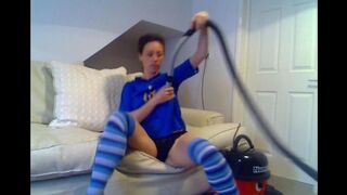 Babe came to her house and fucked with a vacuum cleaner
