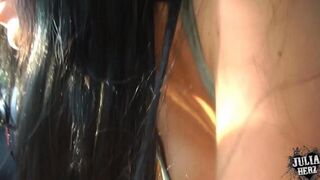 Blowjob with a beautiful girl right in her car