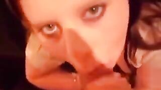 The young girls like to eat cum when making a blowjob
