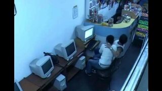 A guy almost caught a girl who was fucking in the internet cafe webcam show