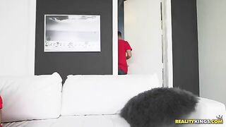 A man hard fucked a pretty woman in the shower