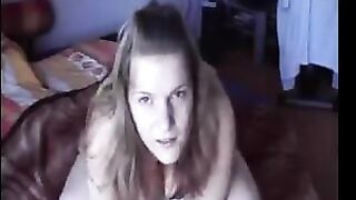 A fat woman is fucking without any shame in front of the camera