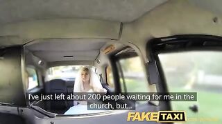 A bride changed her clothes in the car with a taxi driver