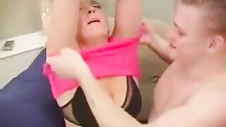 A hot woman has sex with a man in a chair, an incredible view - Eporn