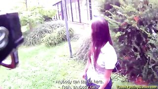 A stranger made a blowjob to the guy in the bushes, it was a surprise