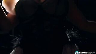 Big tits burlesque with luscious Liza Biggs